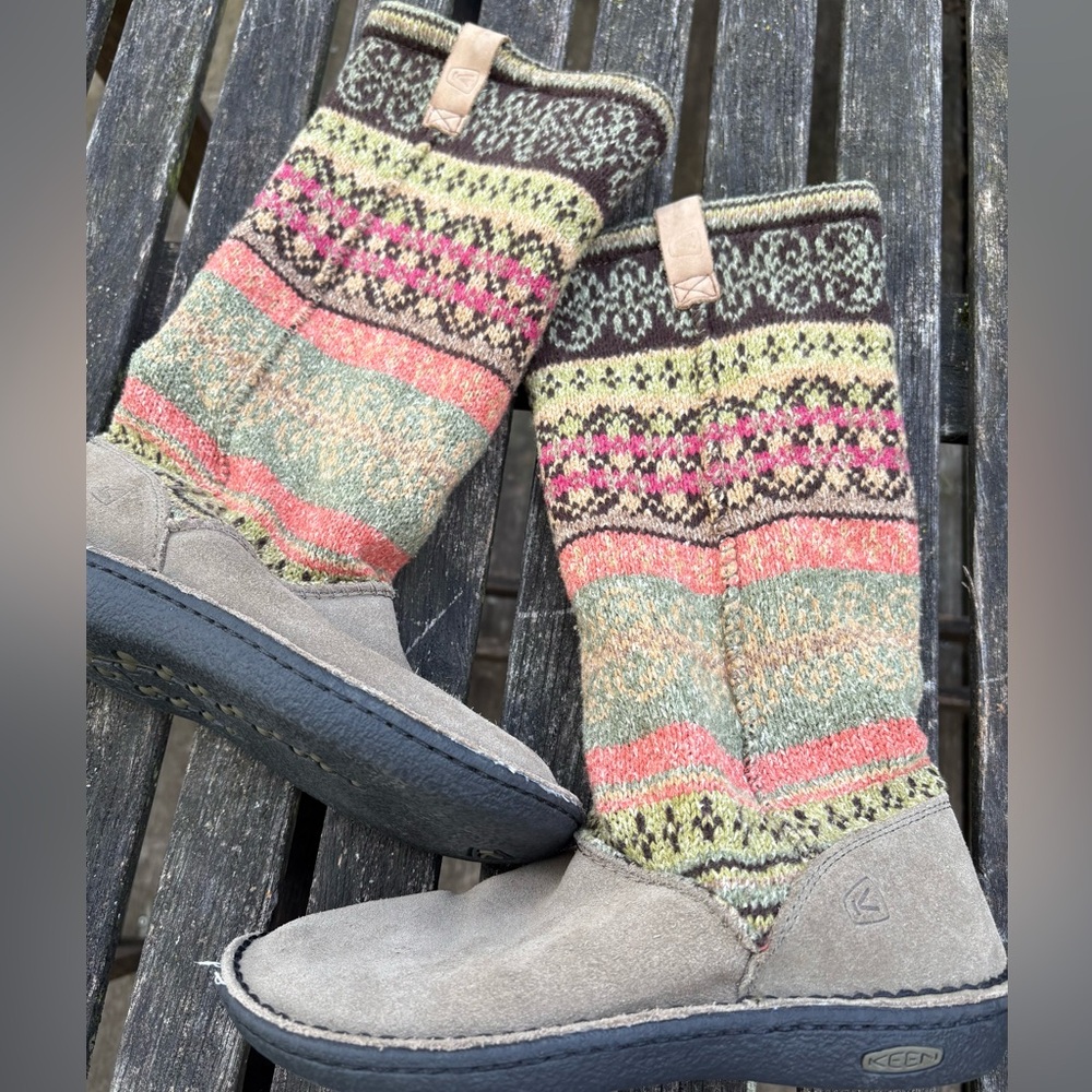 Keen Auburn Sweater Boots - Size 6